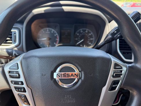 Used 2017 Nissan Titan S AWD/4WD image 22