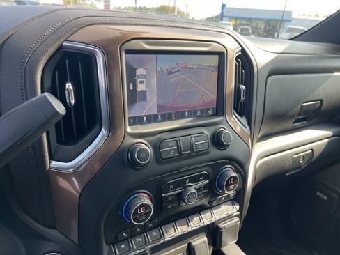 Used 2019 Chevrolet Silverado 1500 High Country w/ Technology Package AWD/4WD image 26