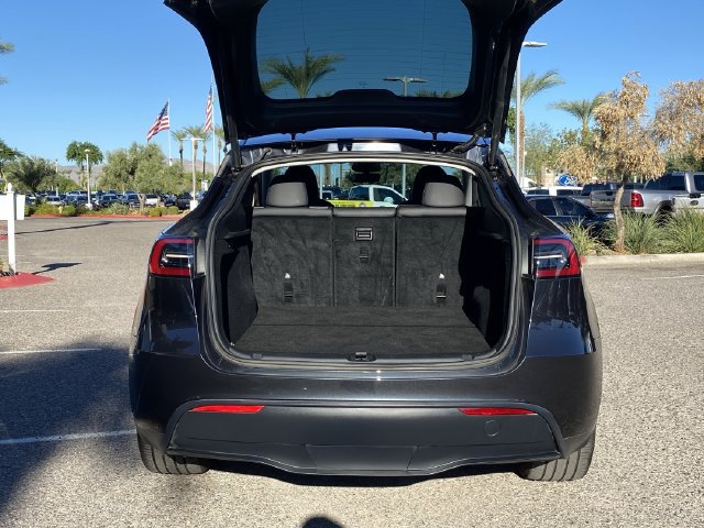 Used 2025 Tesla Model Y Long Range RWD image 16