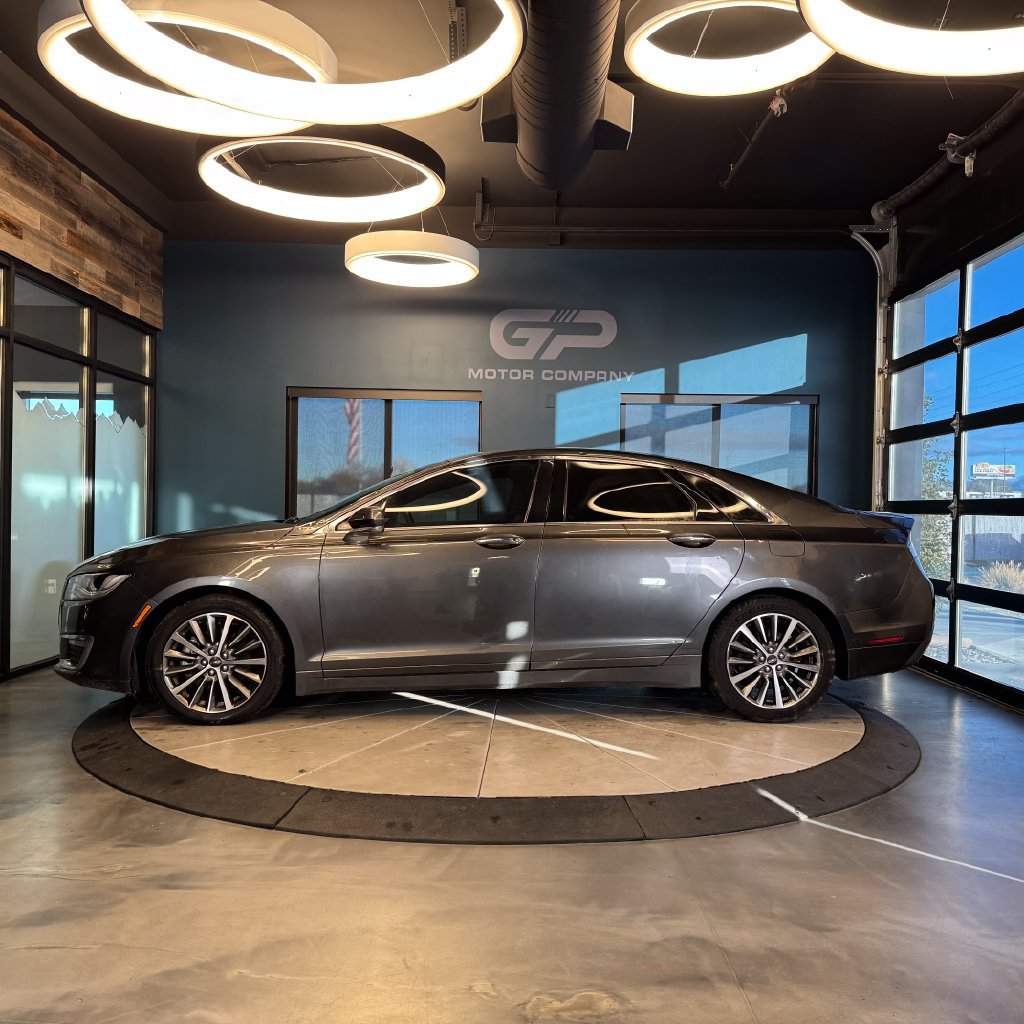Used 2019 Lincoln MKZ Reserve FWD image 6