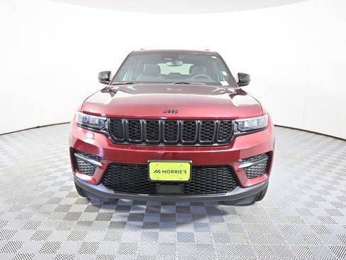 Used 2023 Jeep Grand Cherokee Altitude AWD/4WD image 10