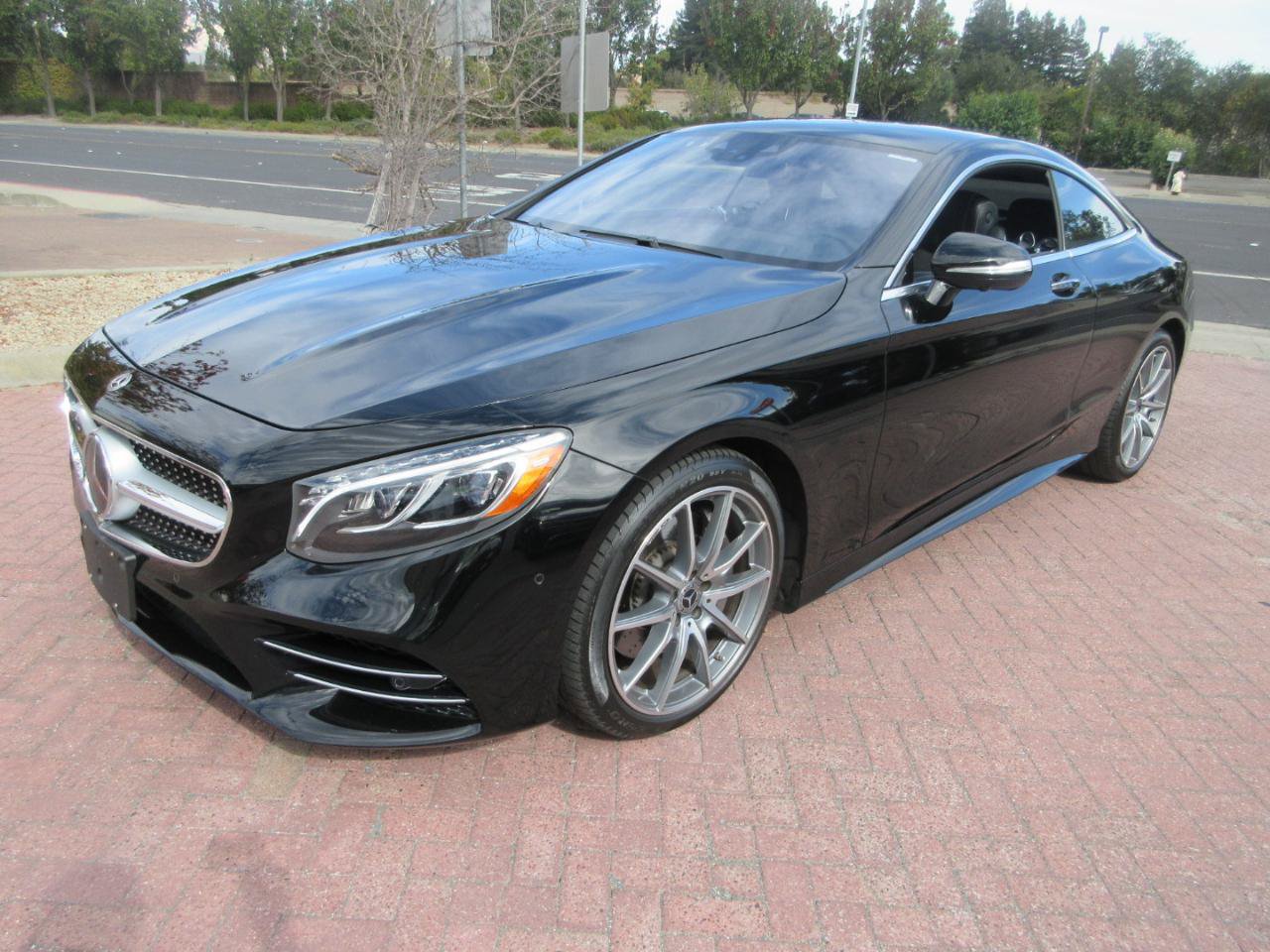 Used 2020 Mercedes-Benz S 560 4MATIC Coupe w/ AMG Line Exterior image 1