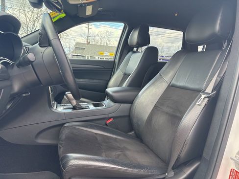 Used 2020 Jeep Grand Cherokee Altitude image 22