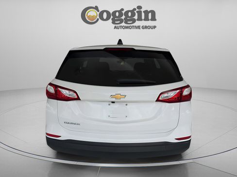 Used 2020 Chevrolet Equinox LS w/ LS Convenience Package image 4