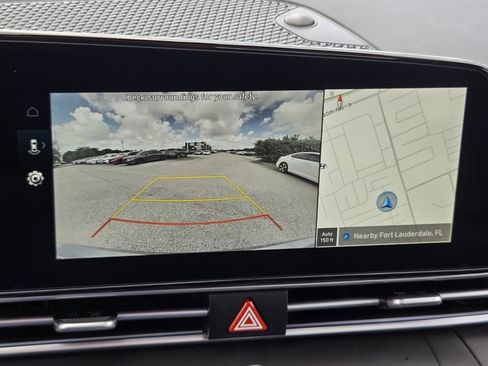 Certified 2025 Hyundai Elantra SEL image 23