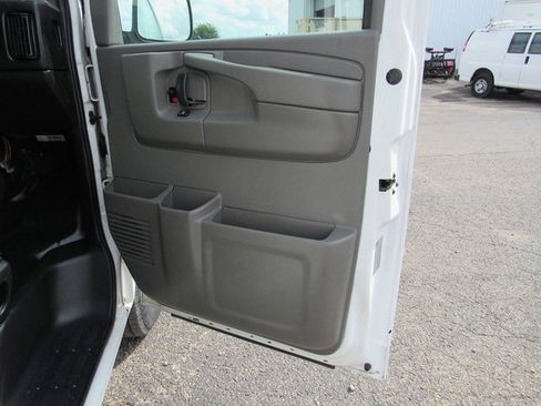Used 2014 Chevrolet Express 1500 RWD image 12