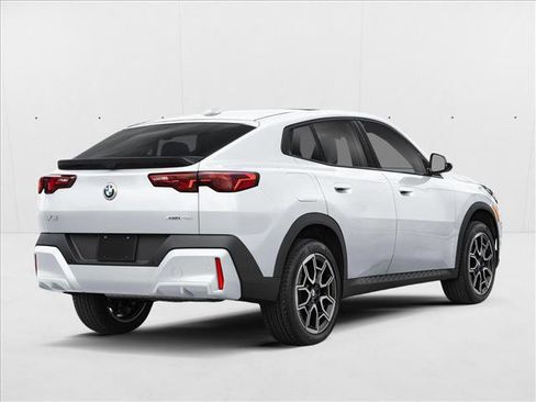 New 2026 BMW X2 xDrive28i AWD/4WD image 2