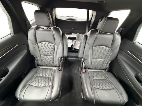 Used 2022 Buick Enclave Avenir w/ Avenir Technology Package image 13