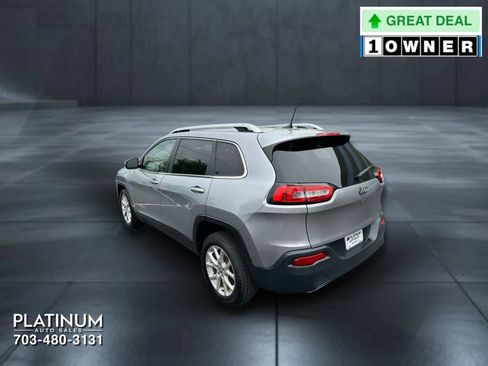Used 2017 Jeep Cherokee Latitude FWD image 8