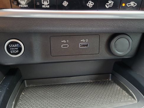 Used 2023 Nissan Rogue SV FWD image 27