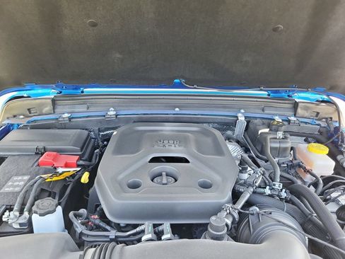 Used 2025 Jeep Wrangler Unlimited Sport AWD/4WD image 24