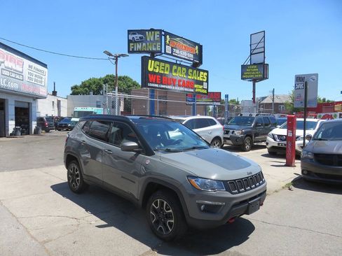 Used 2019 Jeep Compass Trailhawk w/ Cold Weather Group AWD/4WD image 3