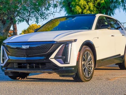 New 2026 Cadillac Lyriq Sport image 2
