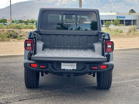 New 2025 Jeep Gladiator Rubicon w/ Convenience Group image 31