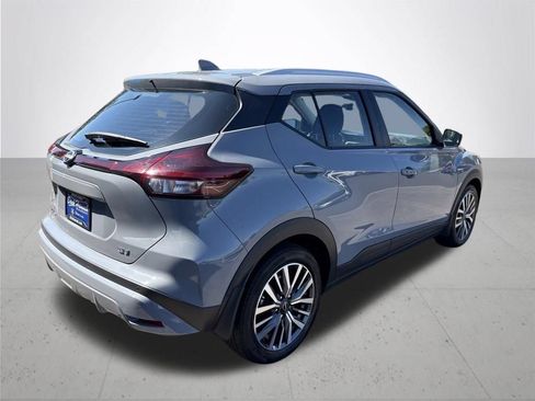 Used 2024 Nissan Kicks SV FWD image 5
