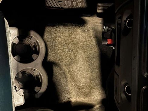 Used 2003 Chevrolet Silverado 2500 LS image 29