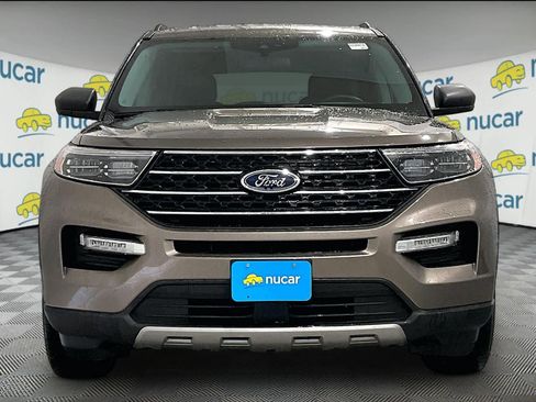 Used 2021 Ford Explorer XLT w/ Equipment Group 202A image 2