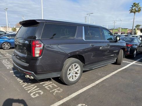 Used 2023 Chevrolet Suburban Premier image 4