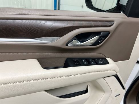 Used 2021 GMC Yukon XL Denali w/ Denali Premium Package image 21
