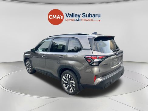 Used 2025 Subaru Forester Touring AWD/4WD image 3