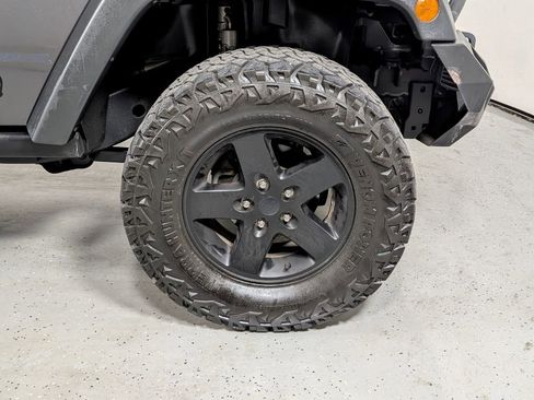 Used 2017 Jeep Wrangler Sport image 8