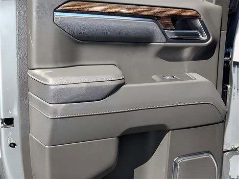 New 2026 GMC Sierra 1500 Elevation image 21