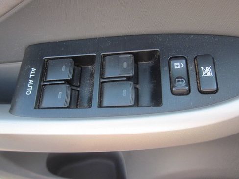 Used 2010 Toyota Prius Three FWD image 26
