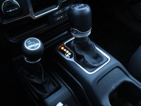 Used 2019 Jeep Wrangler Unlimited Sport image 17