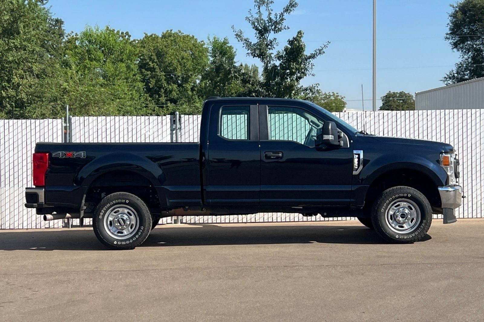 Used 2022 Ford F350 XL w/ Power Equipment Group AWD/4WD image 3