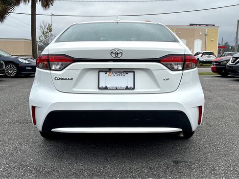 Used 2021 Toyota Corolla LE image 23