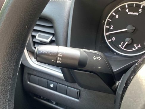 Used 2023 Nissan Rogue SV FWD image 21