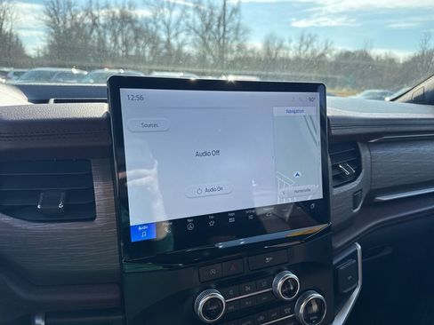 Used 2024 Ford Expedition Limited image 27