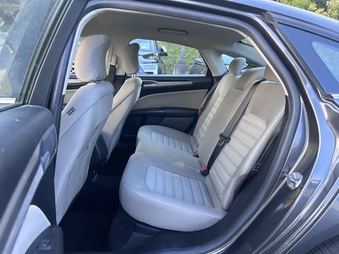 Used 2019 Ford Fusion S FWD image 5