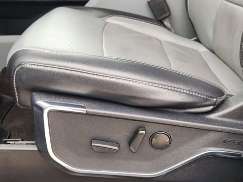 Used 2022 Ford F150 Lariat w/ Equipment Group 501A Mid image 27