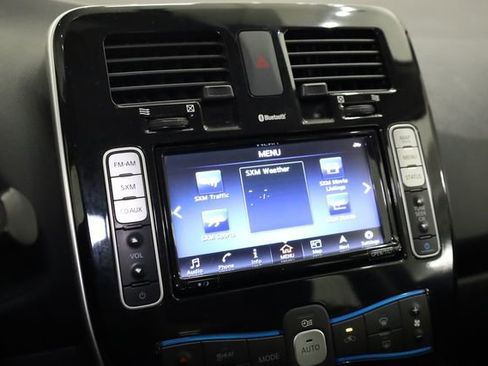 Used 2016 Nissan Leaf SV image 22