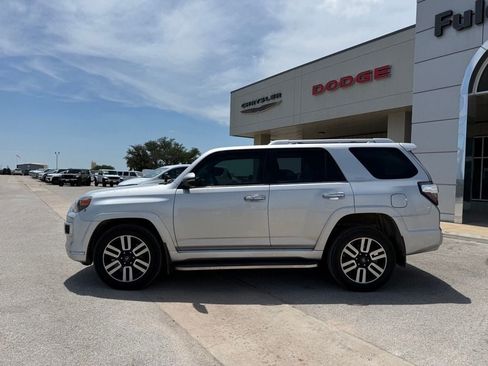 Used 2022 Toyota 4Runner Limited AWD/4WD image 2