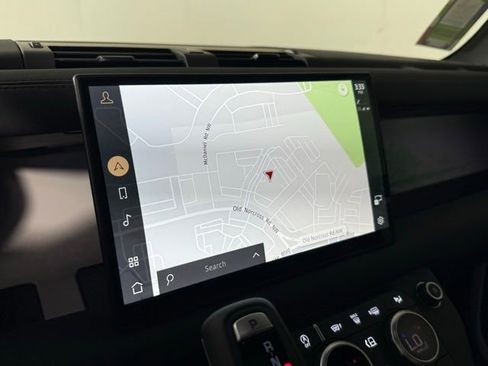 New 2025 Land Rover Defender 110 X-Dynamic SE image 15