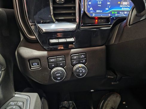 Used 2024 Chevrolet Silverado 2500 High Country w/ Technology Package image 34