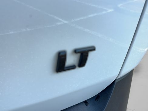 Used 2022 Chevrolet Traverse LT FWD image 34