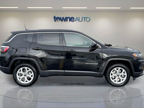 Certified 2025 Jeep Compass Sport image 6