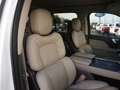 Used 2024 Lincoln Navigator L Reserve AWD/4WD image 22