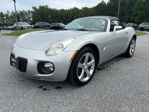 Used 2007 Pontiac Solstice GXP w/ Premium Package image 2