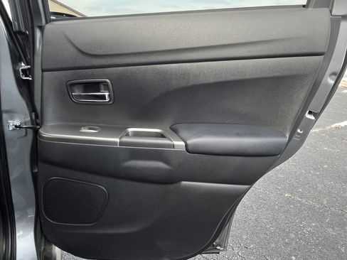 Used 2025 Mitsubishi Outlander Sport AWD image 19