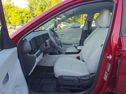 Certified 2025 Hyundai Kona SE FWD image 11