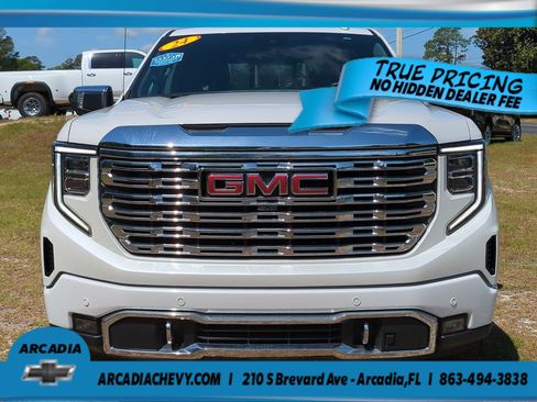 Used 2024 GMC Sierra 1500 Denali w/ Technology Package AWD/4WD image 9