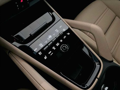 New 2026 Porsche Cayenne E-Hybrid AWD/4WD image 18