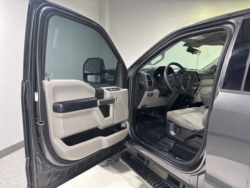 Used 2019 Ford F250 XLT image 5