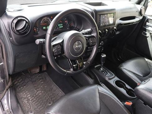 Used 2017 Jeep Wrangler Unlimited Sahara AWD/4WD image 10