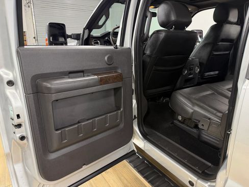 Used 2015 Ford F250 Platinum w/ FX4 Off-Road Package AWD/4WD image 15