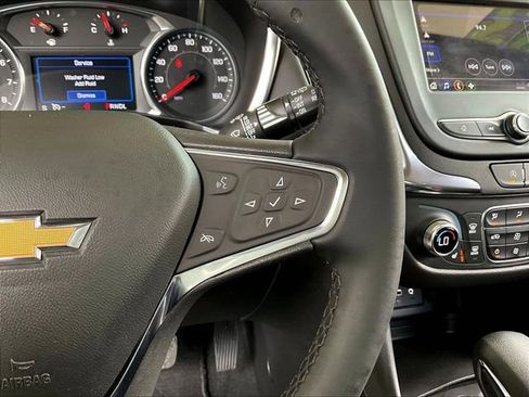 Used 2023 Chevrolet Equinox LT FWD image 12